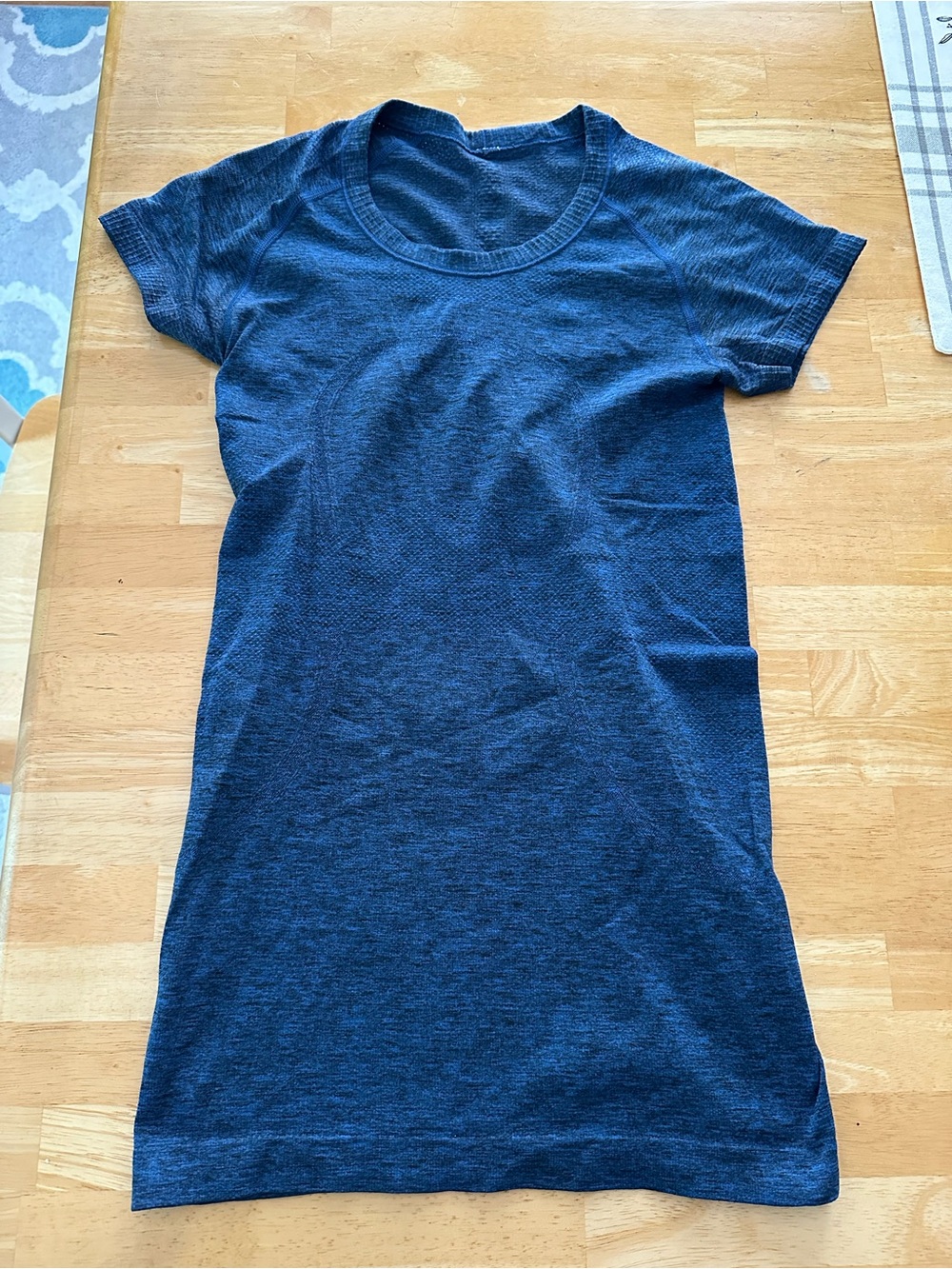 Lululemon swiftly short sleeve shirt size 4